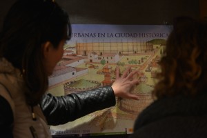 Recreación dibujada de los mausoleos de Puerta de Gallegos y su entorno en la Corduba del siglo I D.C.| TONI BLANCO